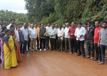 ನಾಗೋಡಿ ತಡೆಗೋಡೆ ಕಳಪೆ ಕಾಮಗಾರಿ : ರಸ್ತೆ ತಡೆ ಮಾಡಿದ ಮಾಜಿ ಶಾಸಕ ಬೇಳೂರು, ಮಂಜುನಾಥಗೌಡ