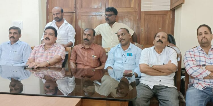 R.M.ಮಂಜುನಾಥಗೌಡರ ವಿರುದ್ಧ ದಾಳಿ ದುರುದ್ದೇಶಪೂರಿತ: ಸಹಕಾರಿಗಳಾದ ವಿದ್ಯಾಧರ್, ವಿನಯ ದುಮ್ಮ, ಬಿ.ಜಿ.ನಾಗರಾಜ್ ಖಂಡನೆ