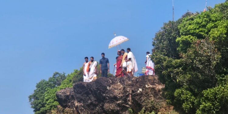 ಕೊಡಚಾದ್ರಿ ಕ್ಷೇತ್ರ ದರ್ಶನ ಮಾಡಿದ ಶೃಂಗೇರಿ ಶ್ರೀ ವಿಧುಶೇಖರ ಭಾರತಿ ಸ್ವಾಮೀಜಿ| ಶ್ರೀ ಶಂಕರಾಚಾರ್ಯ ಧ್ಯಾನಾಸಕ್ತರಾಗಿದ್ದ ಸರ್ವಜ್ಞ ಪೀಠ ದರ್ಶನ ನಮ್ಮ ಅಪೇಕ್ಷೆಯಾಗಿತ್ತು | ಶ್ರೀ ವಿಧುಶೇಖರ ಭಾರತೀ